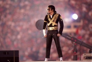 MJ於1993年中場秀上的模樣，那也是他的全盛時期。