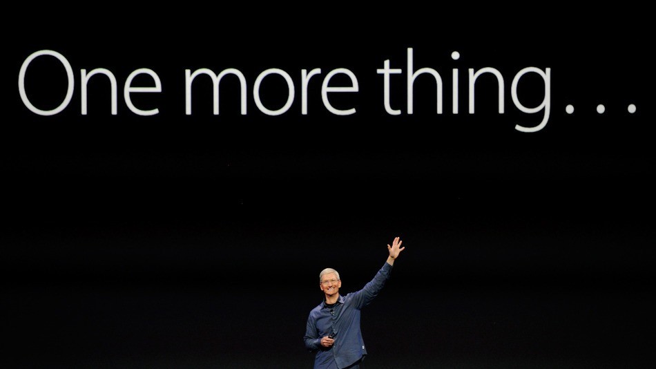 今年的蘋果發表會上，Cook重現了Steve Jobs著名的"One more thing"（圖片來源：mashable.com）