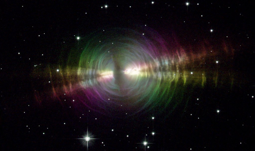 Rainbow Image of the Egg Nebula／Credit: NASA and The Hubble Heritage Team (STScI/AURA)