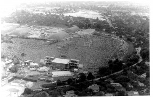 演唱會開始前兩小時，已有數十萬人到場，是東德史上最龐大的人民集會。